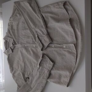 Universal thread Cotton Classic Fit button down Shirt XS